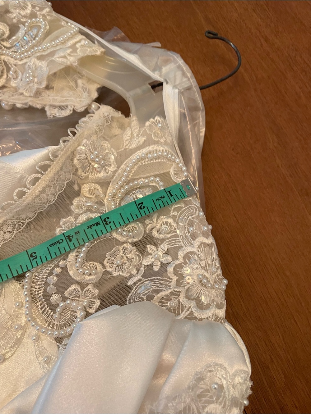 Wedding Dress  Ivory Satin Lace - Puff Sleeves - Picture 14 of 16